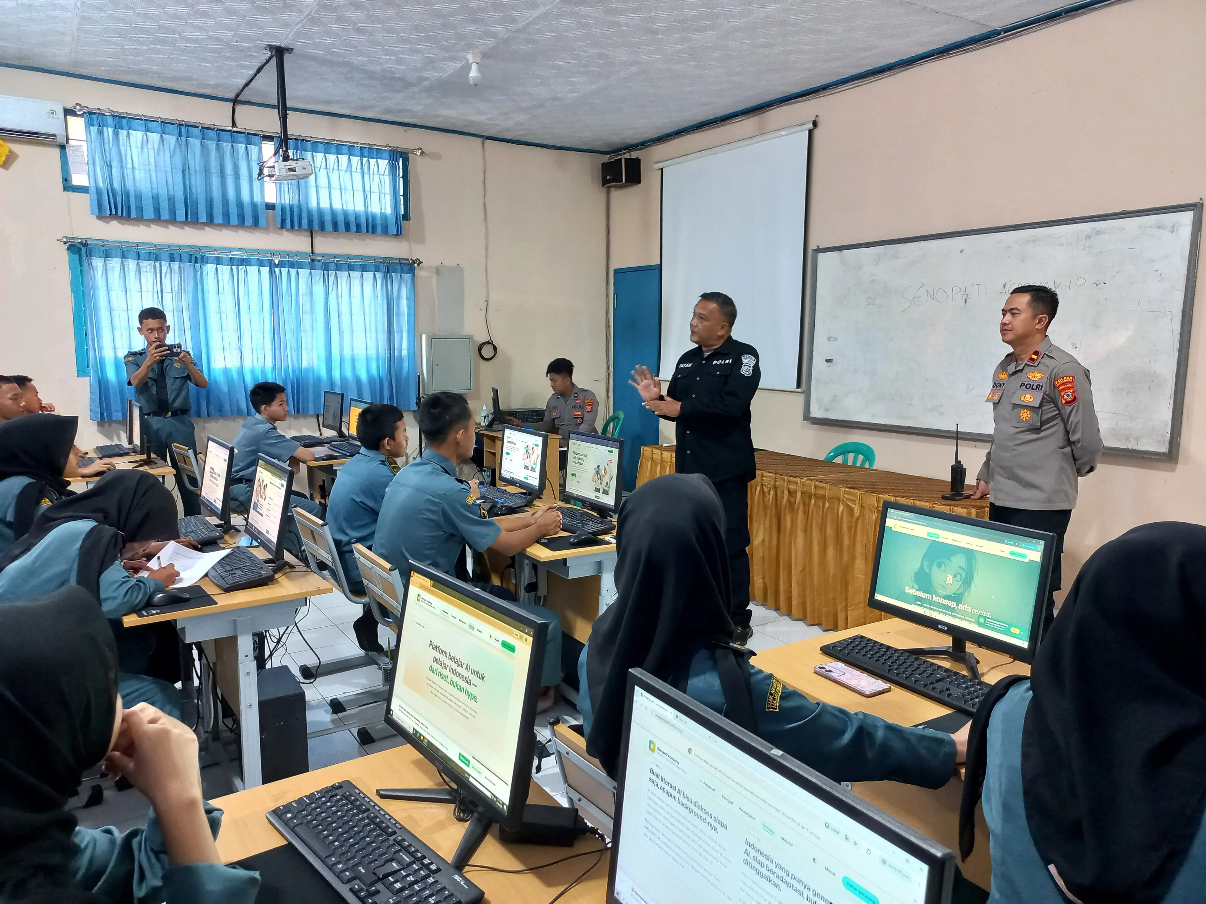 SMKN 1 Majalengka dan Polres Majalengka Bersinergi dalam Program Literasi Digital AI